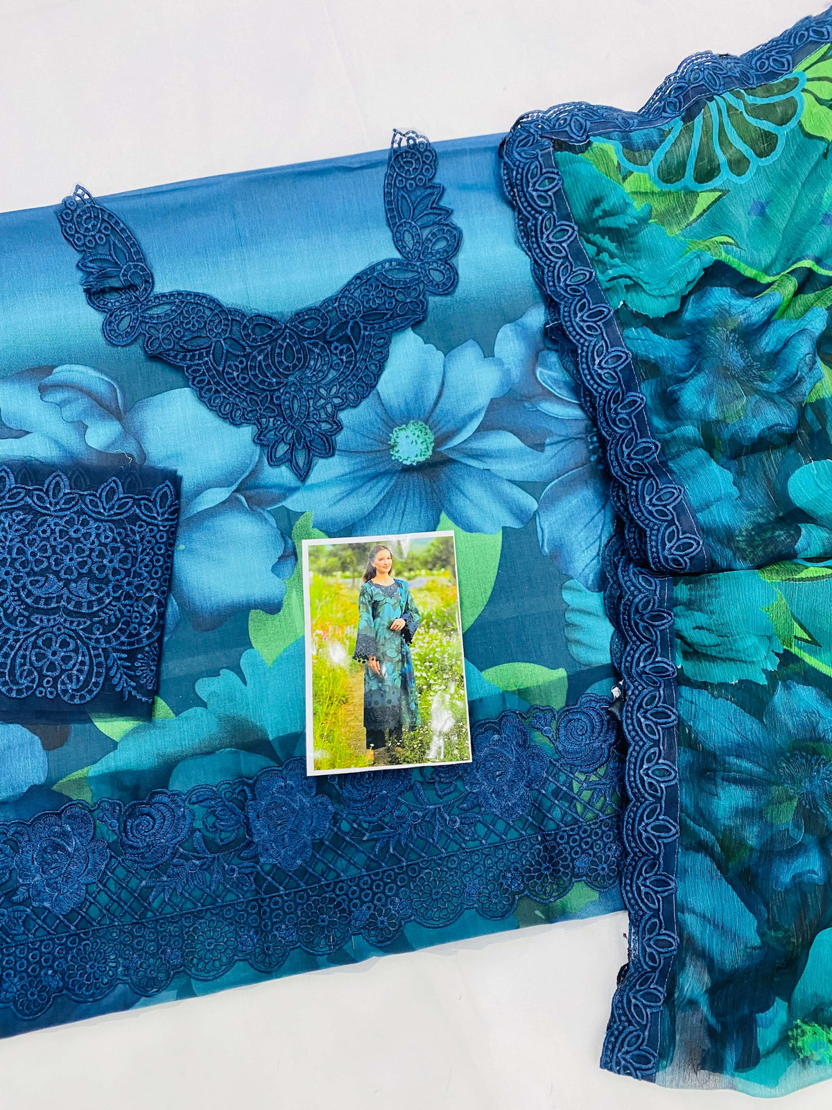 BAROQUE AQUA BLUE LAWN