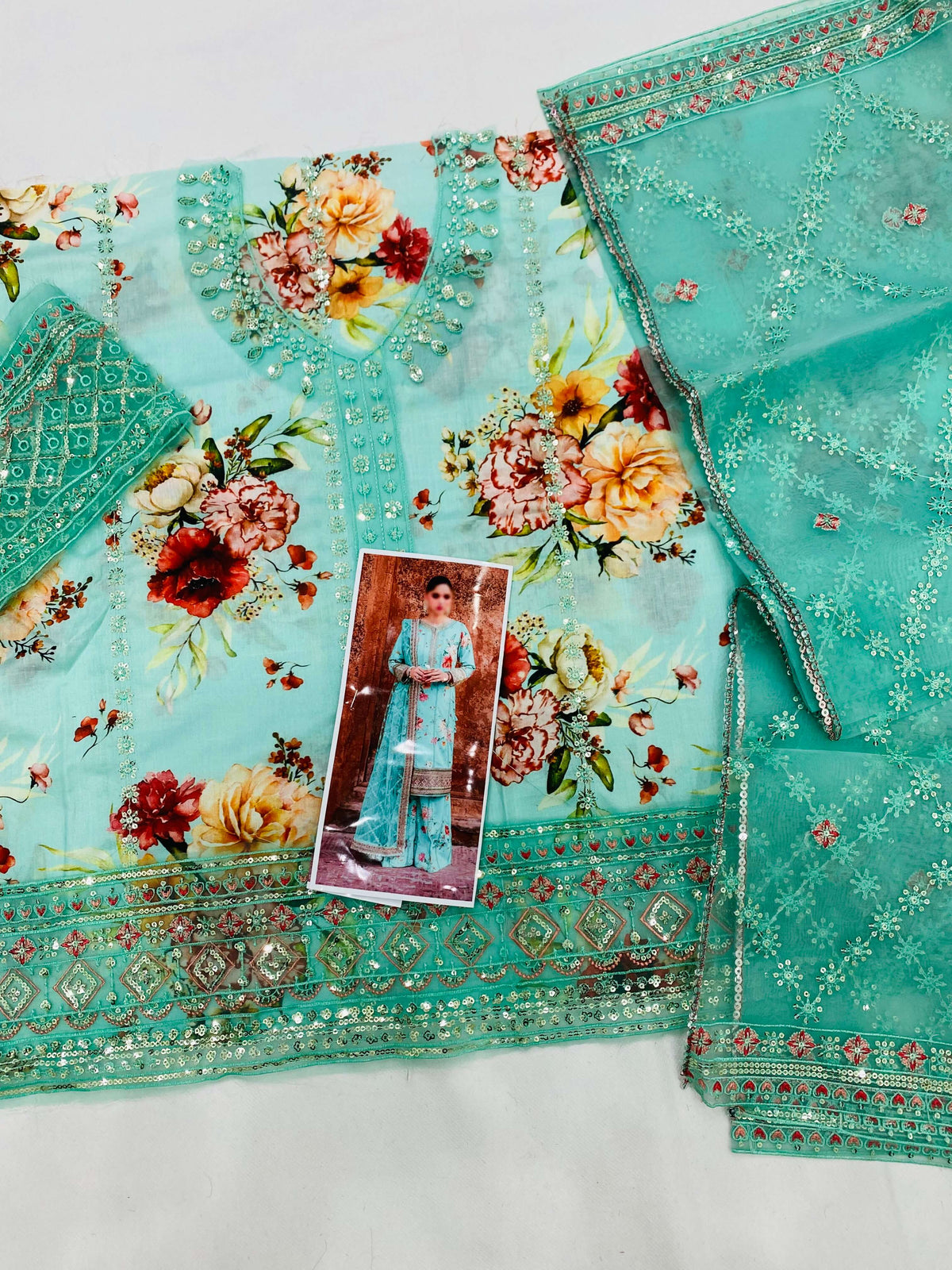 IZNIK SEA GREEN LUXURY LAWN