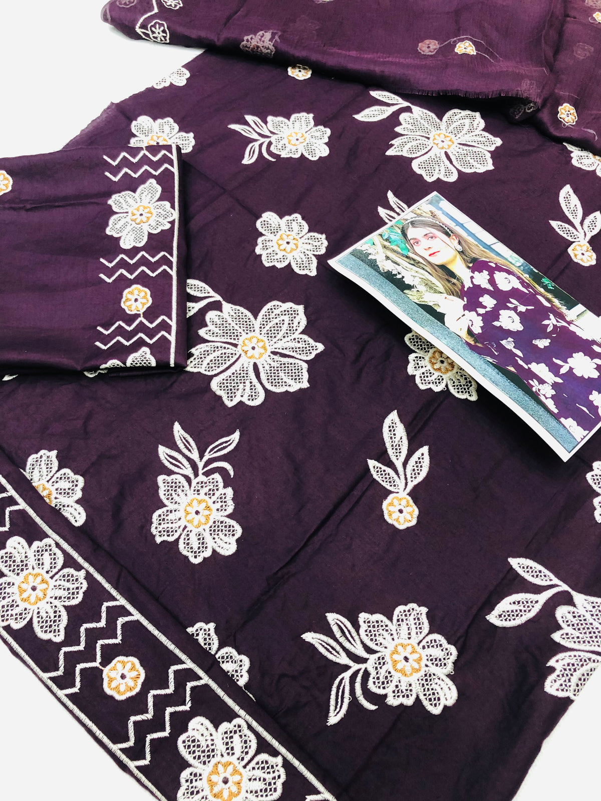 BAREEZE BRINGLE PURPLE FLOWERS
