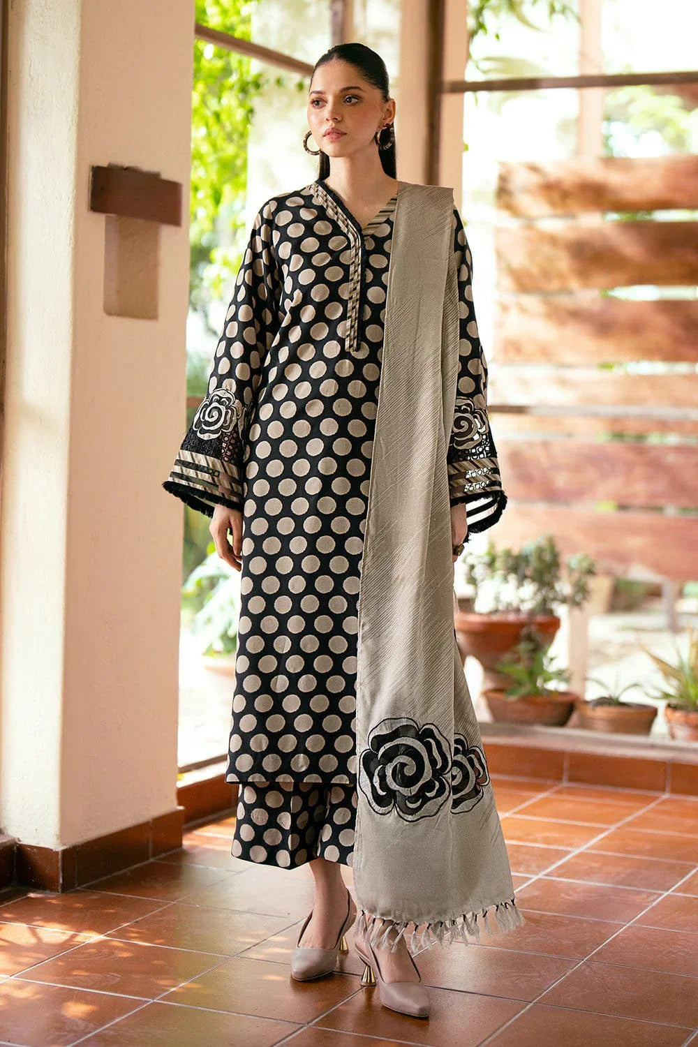 BAROQUE BLACK SKIN DIGITAL LAWN - SR FABRICS