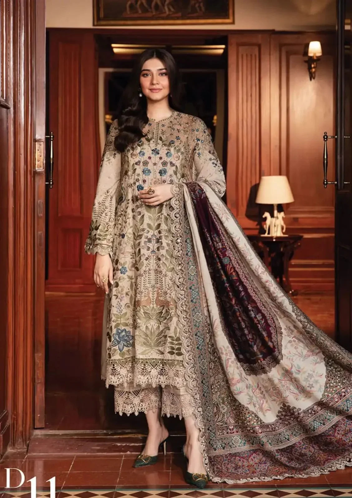 MB SKIN D - 11 DIGITAL LAWN - SR FABRICS