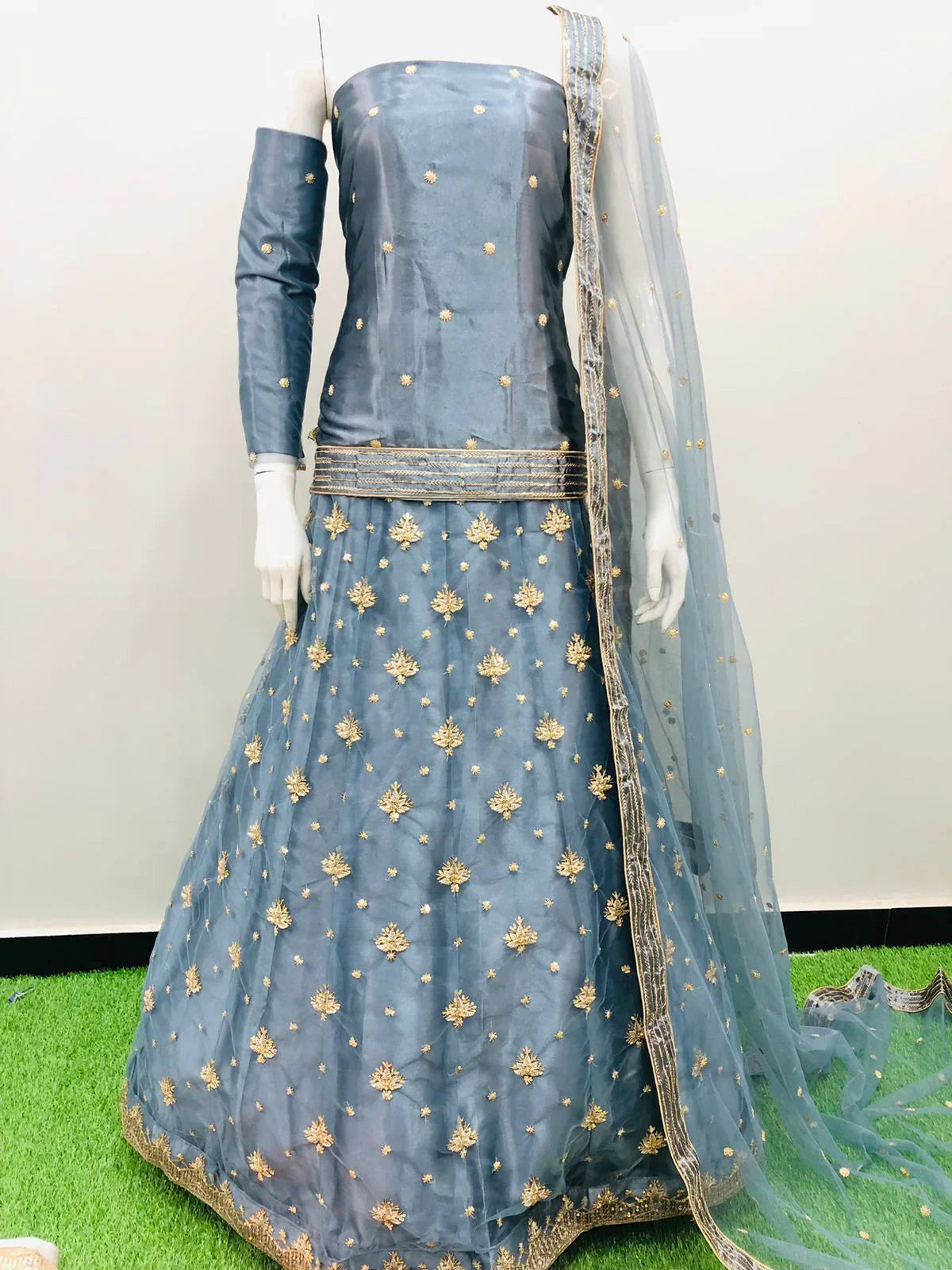 PARIZAD LEHENGA - SR FABRICS