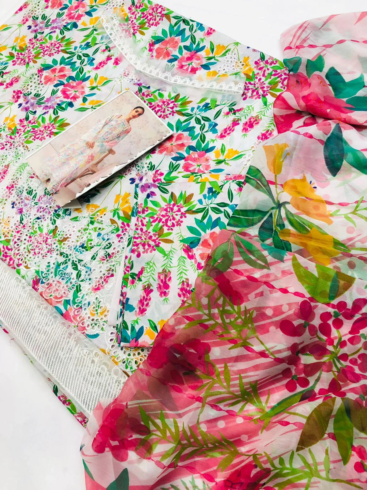 W - MULTI PRINTED LAWN - SR FABRICS