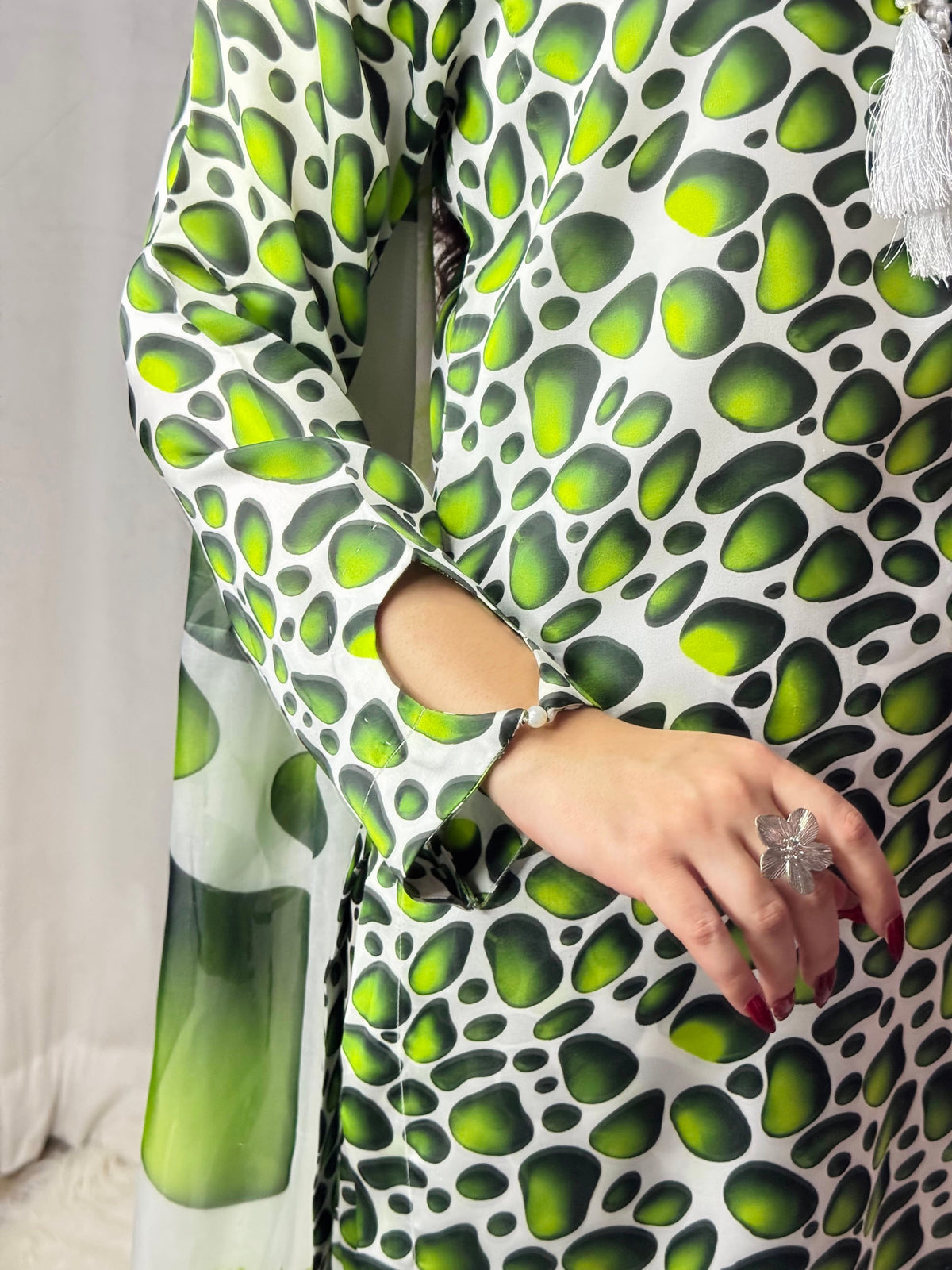 CHINA SILK 3D GREEN STONE