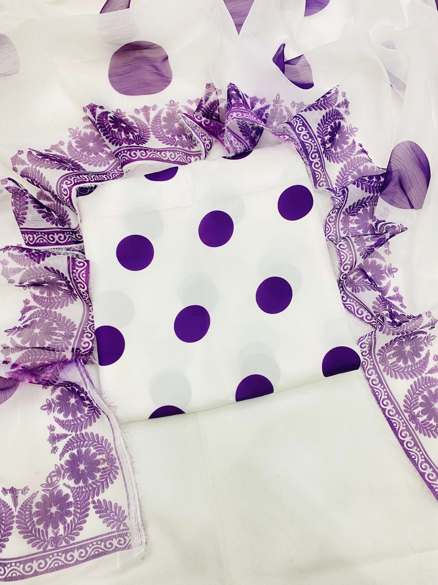 SWISS LAWN WHITE PURPLE POLKA