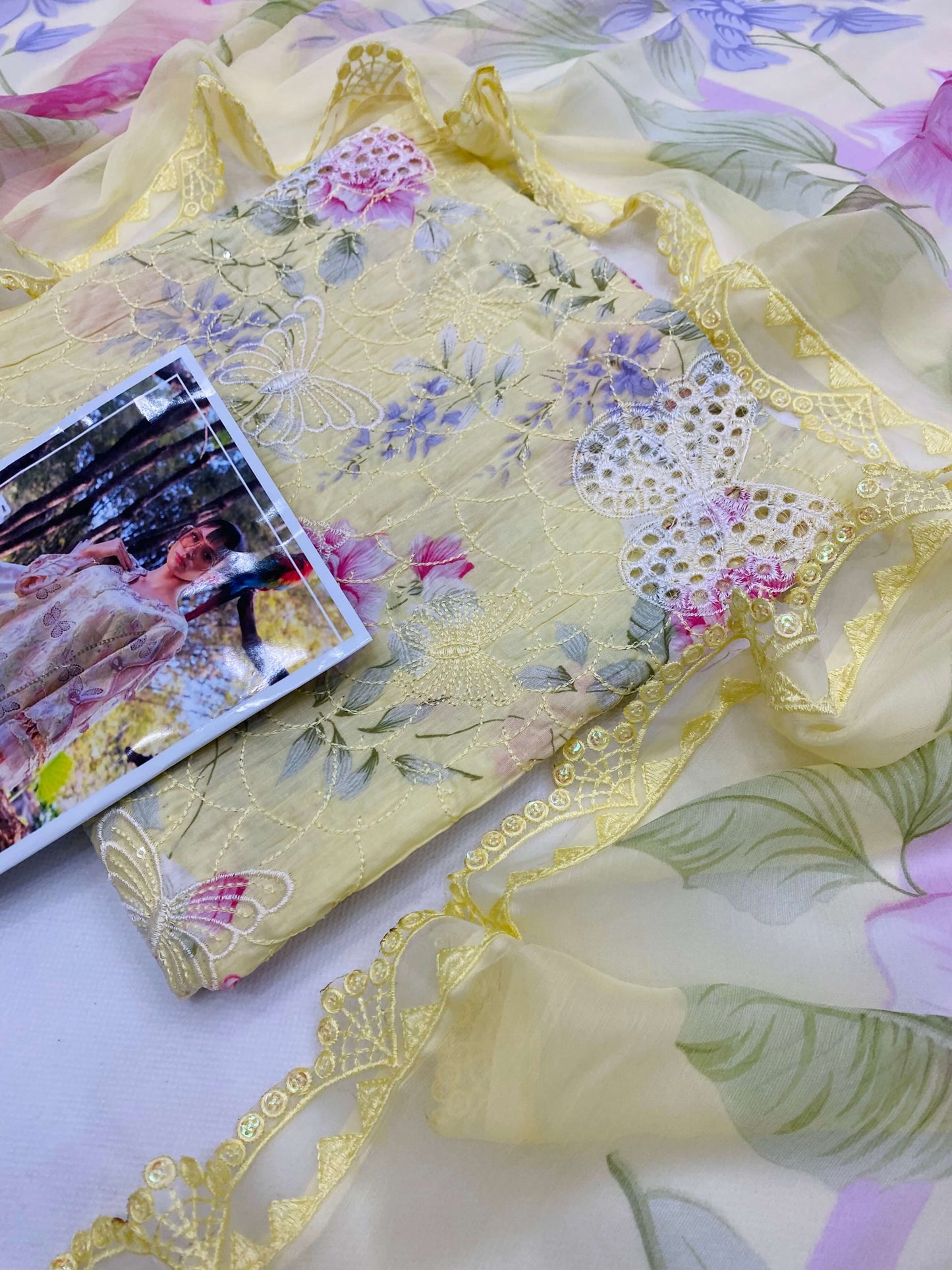 MB LEMON BUTTERFLY LUXURY LAWN