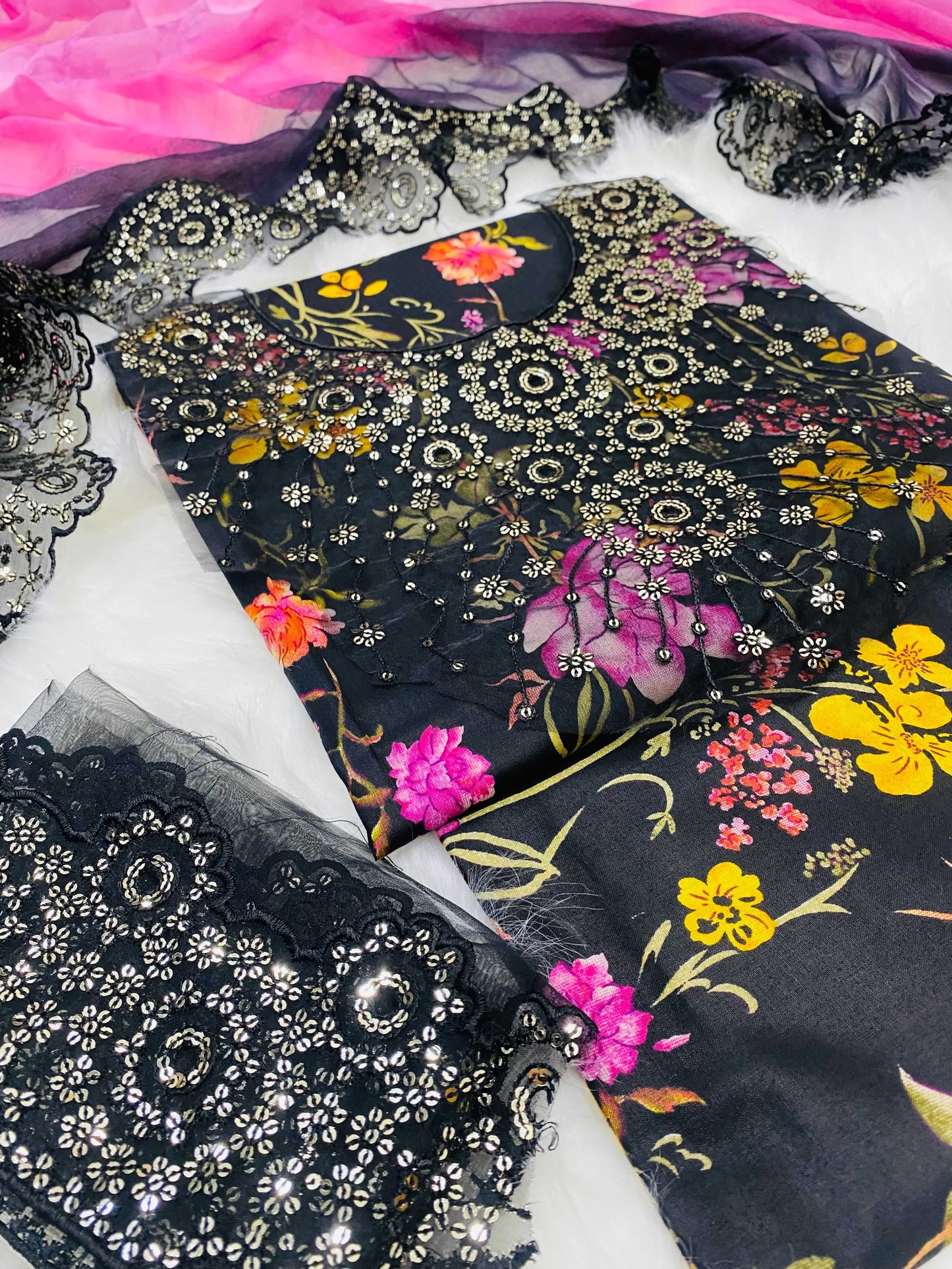 IZNIK BLACK COCKTAIL LUXURY LAWN