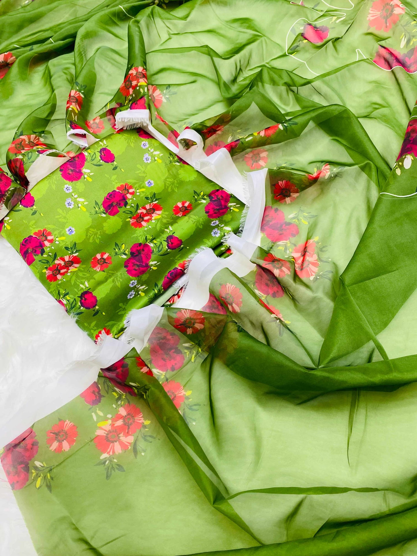 CHINA SILK DHANI FLOWERS
