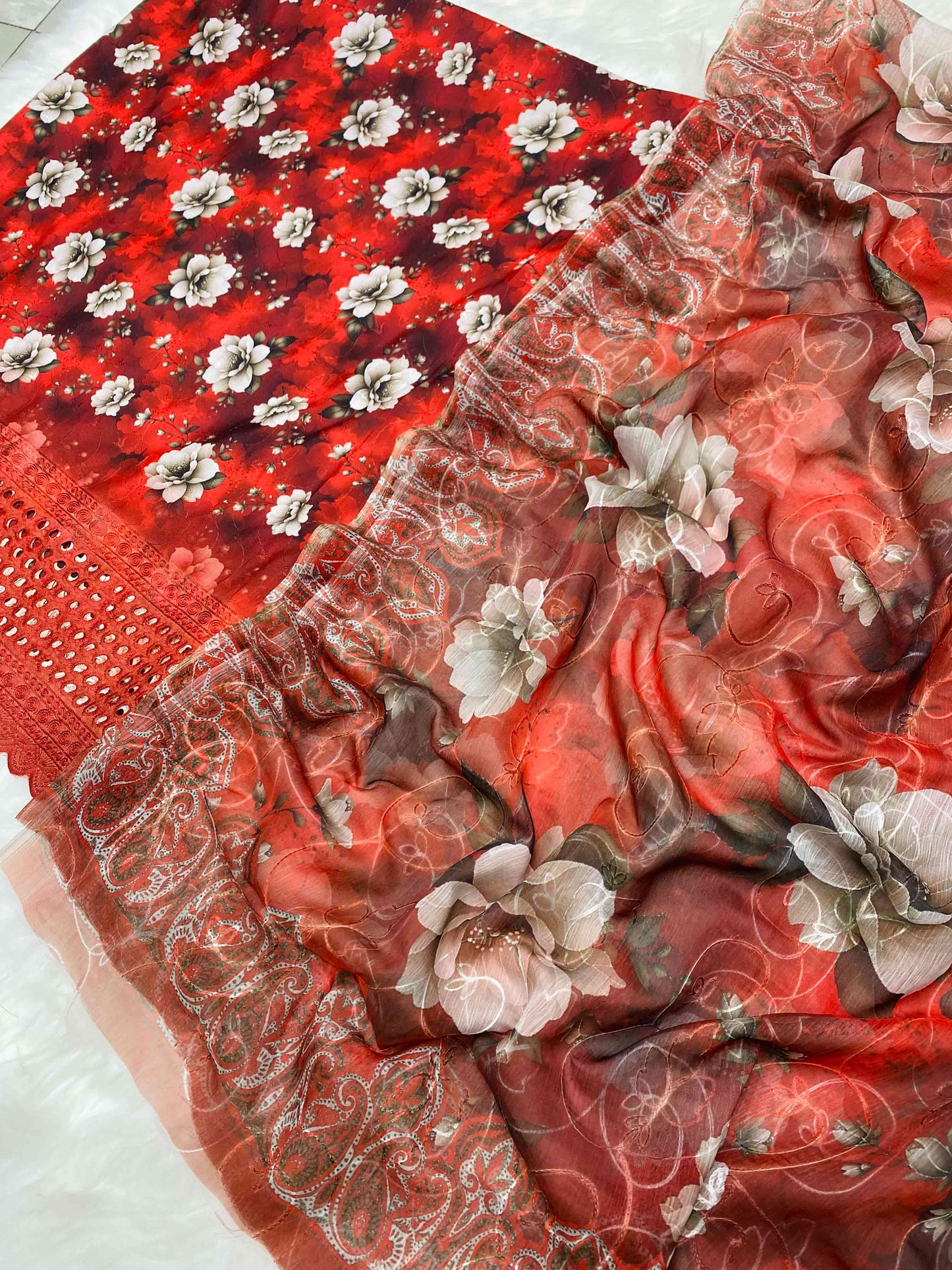 BANA DORA RED CHCIKEN KARI LAWN