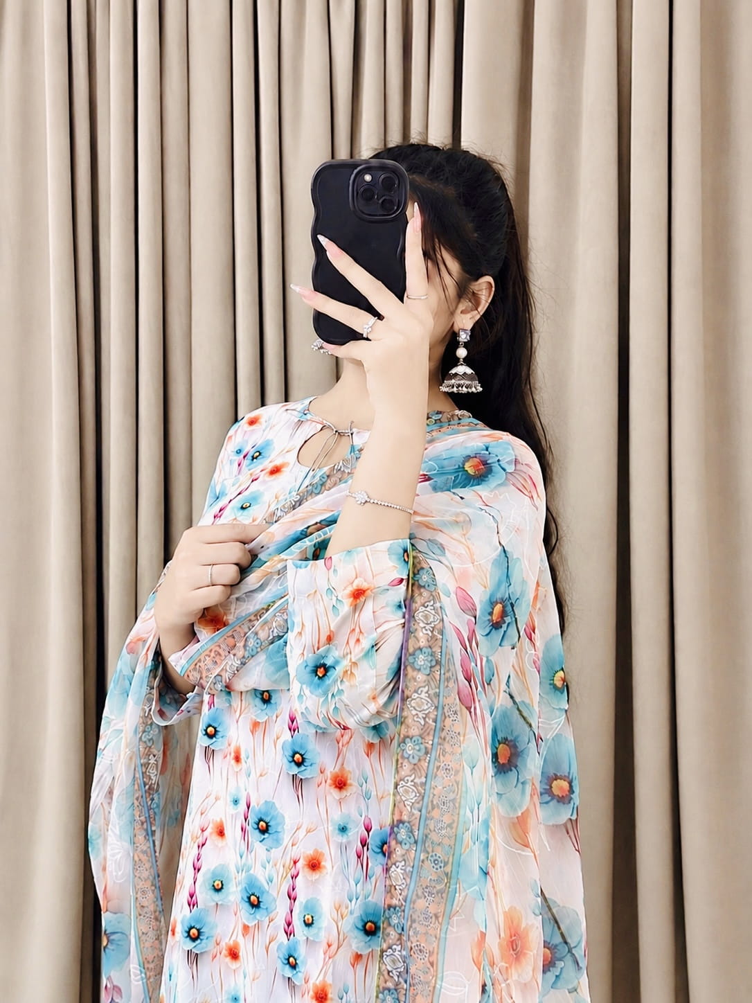 BANA DORA AQUA CHCIKEN KARI LAWN