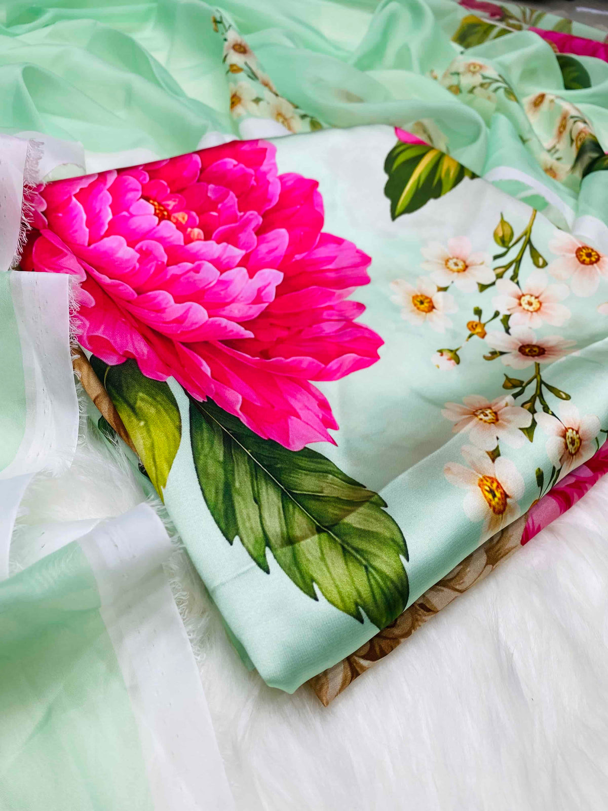 ROSE ICE GREEN FLOWERS SILK