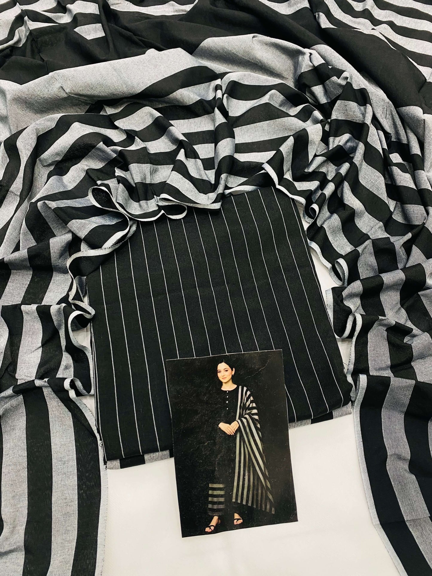 KHADDI COTTON BLACK GREY
